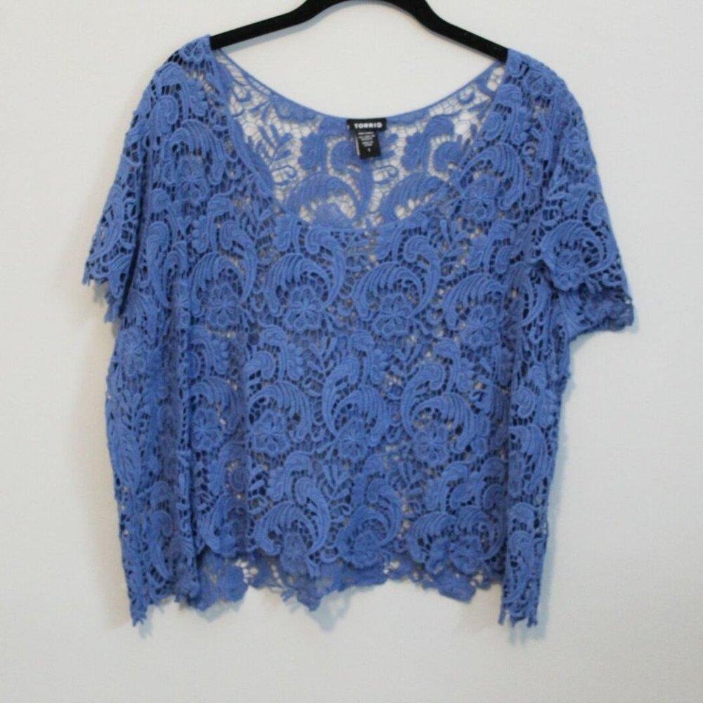 Torrid Crochet Lace Sheer Scalloped Crop Top Blue Plus Size 1X H10777 - Picture 2 of 7
